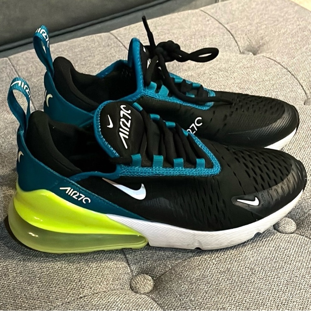 Nike Kids Air 270 Black and Blue Sneakers Size 5.5